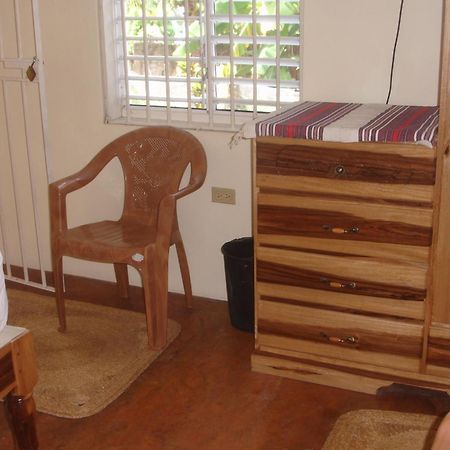 Finjam Cottage Port Antonio Chambre photo